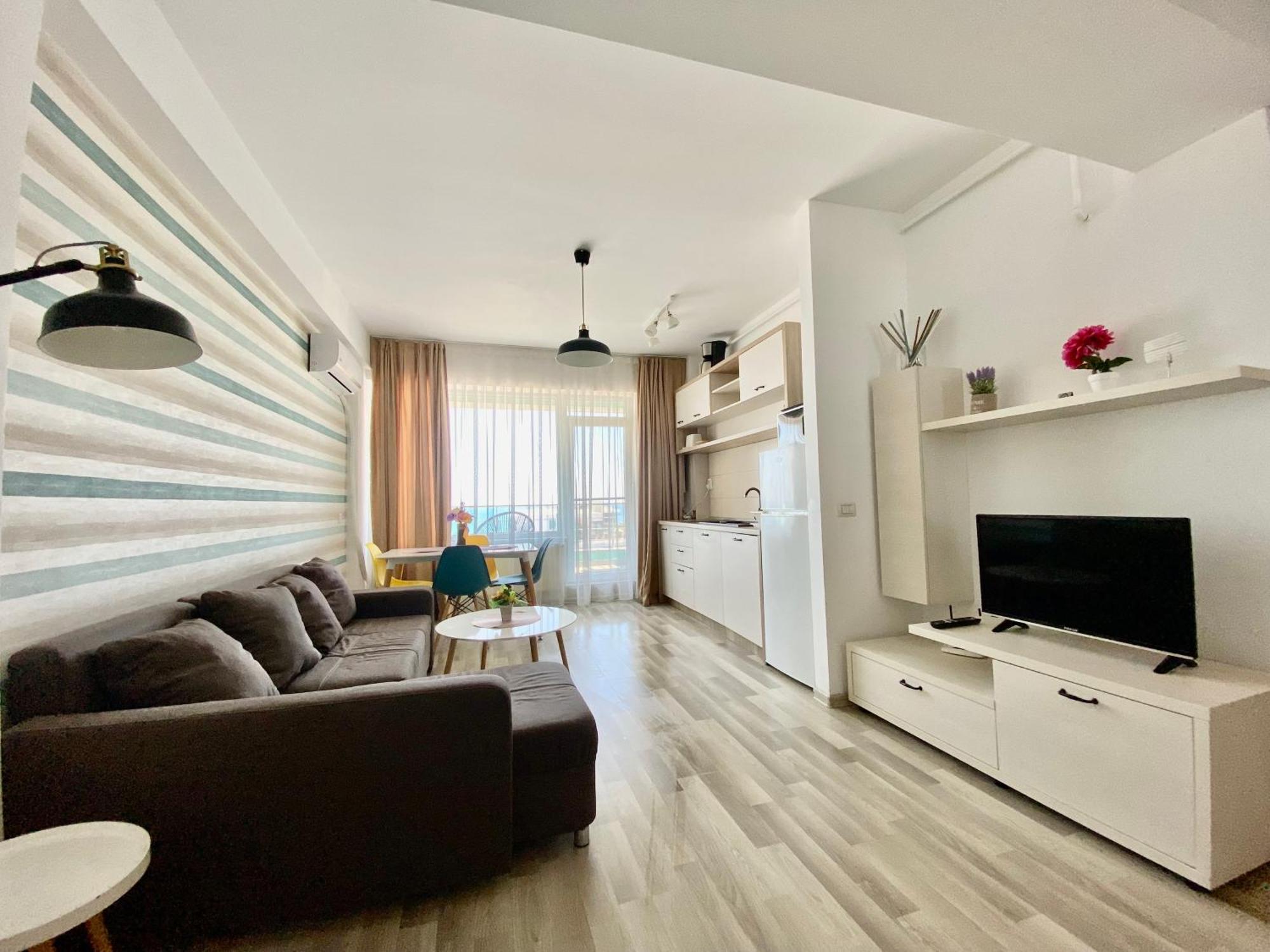 Summerland Mamaia View Exterior photo