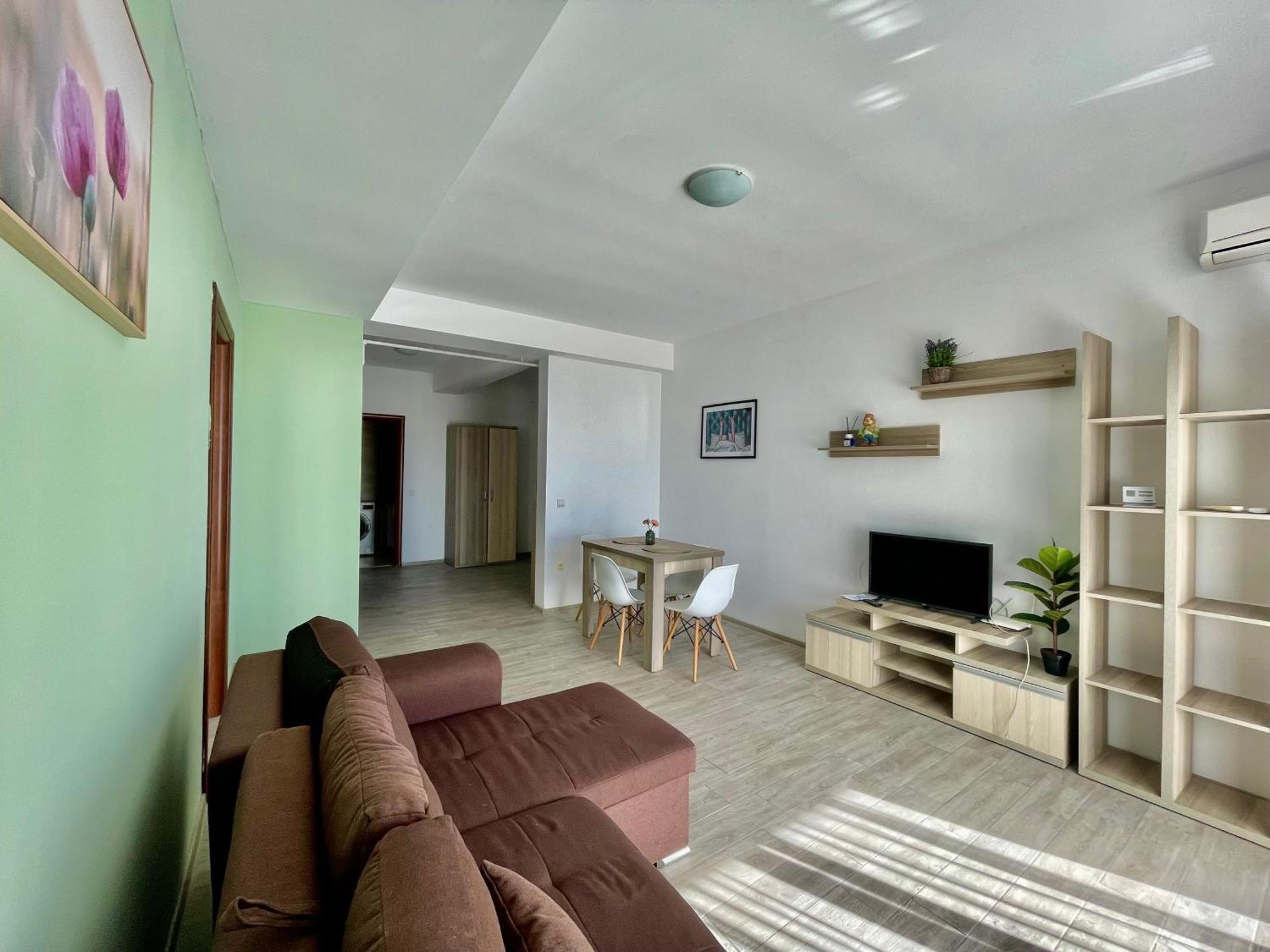 Summerland Mamaia View Exterior photo