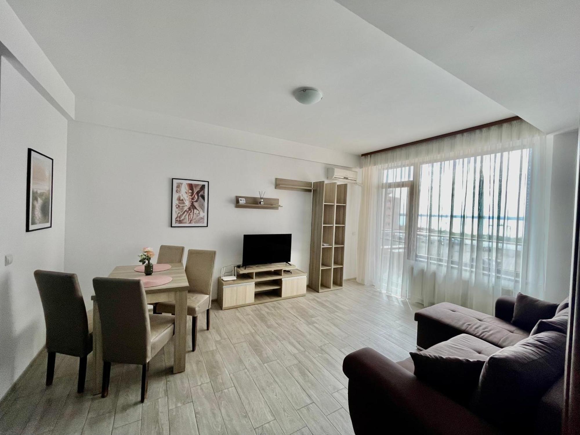 Summerland Mamaia View Exterior photo